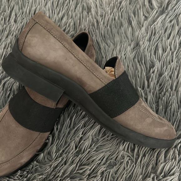 Almost new Mephisto Women's Soriane Loafer Leather Size 6 Walnut Color - Picture 2 of 8